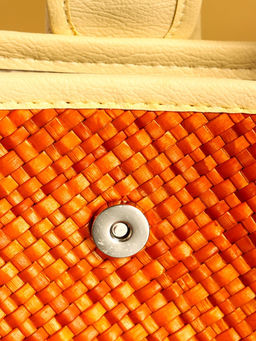 Сумка плетёная на застёжке из пандана, 35×12×40 см, бежево-оранжевая