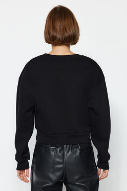 TRENDYOLMILLA Siyah Rahat Kesim Crop Basic Bisiklet Yaka Kal?n Ici polarl? Orme Sweatshirt TWOAW24SW00147  фото 5