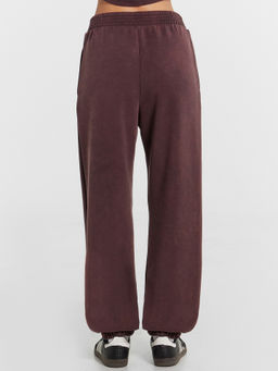 Комплект женский (джемпер, брюки) шоколадный с дизайнерским принтом шоколадная варка 192543 - Mark formelle фото 6