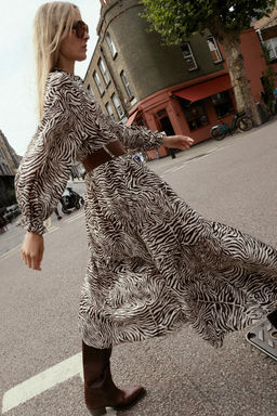 ANIMAL PRINT BELTED DRESS - Zara фото 6