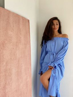 Платье с открытыми плечами голубое - Martichelli фото 8