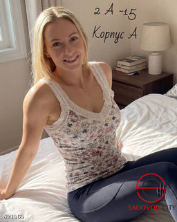 Женская майка с гипюром