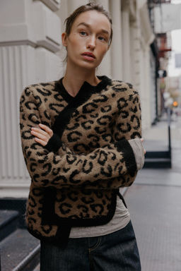 ANIMAL JACQUARD KNIT CARDIGAN - Zara фото 9