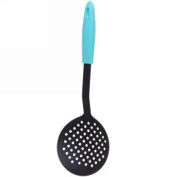 Цена за 5 шт. Шумовка кухонная пластиковая "Гурман"