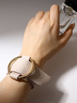 Браслет кожа Помпеи захват, светло-бежевый в золоте, 24 см