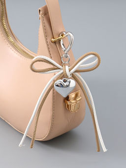 Брелок на карабине "Двойной бант с сердцем" бежево-белый 14х9х1,5 см