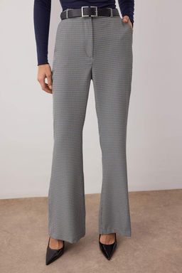 Lacivert Kemerli Flare Ekose Desenli Bootcut Pantolon TWOAW26PL00045