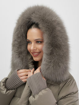 Куртка зимняя женская с мехом и капюшоном тренд коричневого цвета 7658K - Visdeer фото 7