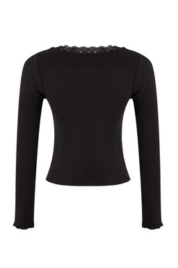 Siyah Fitted/Vucuda Oturan Havuz Yaka Dantel Detayl? Fitilli Esnek Orme Bluz TWOSS26BZ00070
