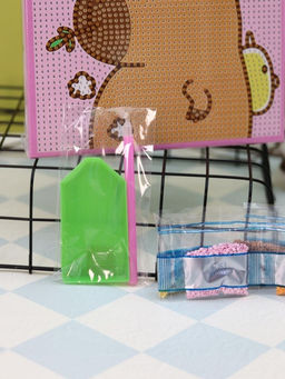 Алмазная мозаика на подрамнике Draw Me! Capybara with a duck, (20*20 см)