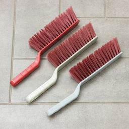 Цена за 2 шт. Щётка-смётка пластиковая Доляна, рабочая часть 18 см, 31×3.5 см, МИКС