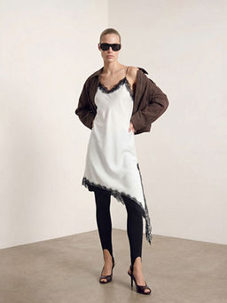 V Yaka Dantel Detayl? Saten Bluz