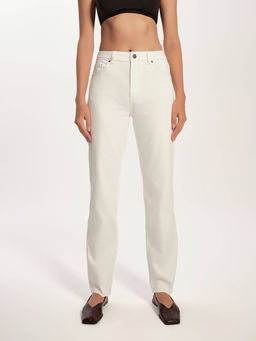 CONTE CON-769 Джинсы straight молочного цвета с необработанным краем off white
