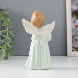 Фигурка керамика «Девочка-ангел в зелёном платье с лирой в руках», 7×5.5×12.2 см