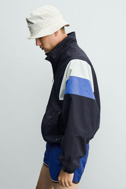 CHAQUETA T?CNICA COLOR BLOCK RETRO / Marino