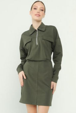 Стильное платье модного силуэта из мягкого шелковистого футера 302L3-22 хаки