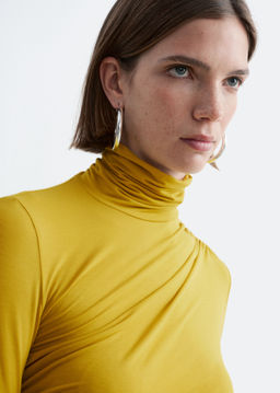 Top de cuello alto drapeado - H&m фото 8
