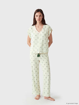 V Yaka Desenli Kad?n Pijama Tak?m?