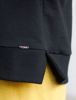 D49.072 Джемпер женский черный_стразы