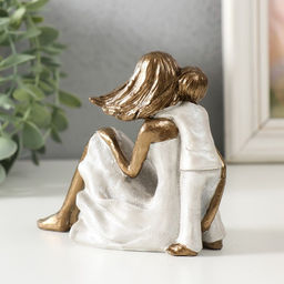 Фигурка полистоун «Мама с сыном - объятия», 13.5×6×11.5 см