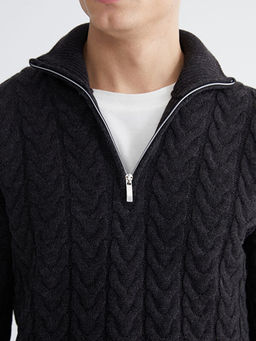 Dik Yaka Erkek Triko Kazak