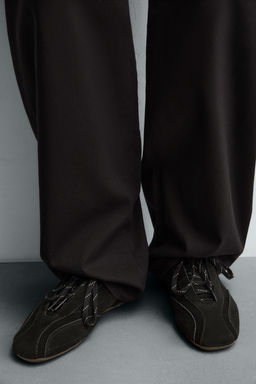 ULTRA-THIN SOLE LEATHER TRAINERS