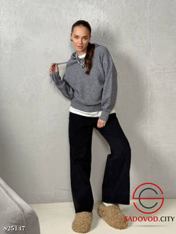 Свитер женский с капюшоном