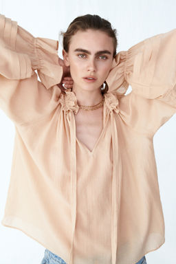 Blusa con cuello de volantes - H&m фото 2