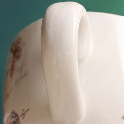 Горшок для цветов в форме чашки «Эмма: цветы» керамический, с поддоном, 1.3 л, 19×15×10 см, бело-зелёный с рисунком