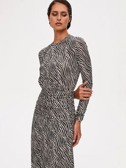 Платье с принтом зебра 422.050097/Черный