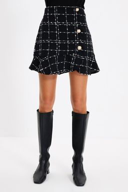 TRENDYOLMILLA Siyah Dugmeli Tuvit Kumas Etek Ucu Volanl? Mini Dokuma Etek TWOAW22ET0155 фото 11