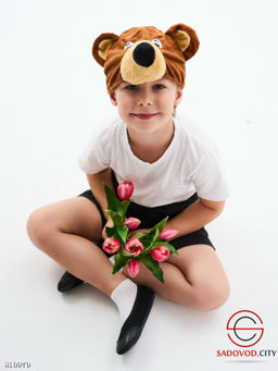 Шапка-маска "Мишка" выполнена из меха и плюша.