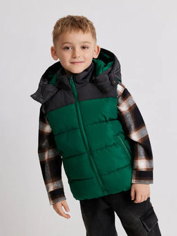 ACOOLA / Жилет (утепленный) детский для мальчиков Capuch зеленый