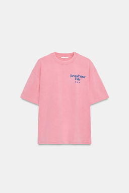 CAMISETA EFECTO LAVADO TEXTO / Rosa