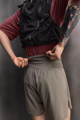 PANTALONES CORTOS TRAIL RUNNING / Gris antracita - Zara фото 17
