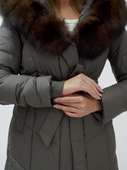 Пальто женское зимние с мехом песец люкс класса серого цвета 625Sr