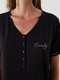 V Yaka Nak??l? K?sa Kollu Kad?n Gecelik