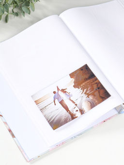 Фотоальбом на 200 фото 13х18 см "Сердца и листья" серо-розовый, в коробке 5,5х23,5х29,5 см   1096272