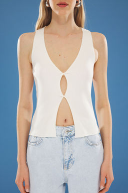 Ekru Premium Iplik / Ozel Iplik V Yaka Buzgu Detayl? Bluz TWOSS25BZ00185