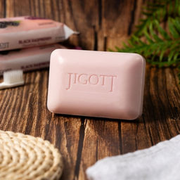Jigott Мыло-скраб для лица и тела с экстрактом ежевики / Black Raspberry Scrub Soap, 150 г