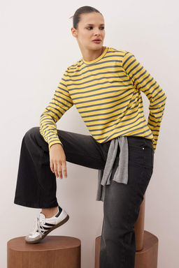 Ack Sar?-Antrasit Cizgili Regular/Normal Kal?p Basic Bisiklet Yaka Orme T-Shirt TWOAW23TS00002