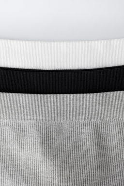 8-14 A?OS/ PACK TRES CULOTTE SEAMLESS / Blanco / Negro - Zara фото 2