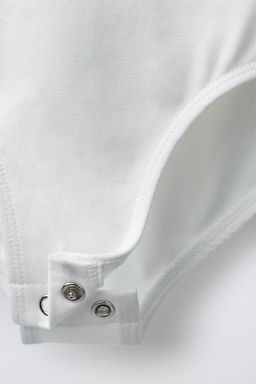 BODY VOLANTE Y TACHAS CON MODAL / Blanco - Zara фото 5