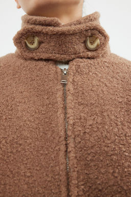 TRENDYOLMILLA K?rm?z? Yaka Detayl? Buklet Ince Ceket Mont TWOAW25MO00086 фото 5