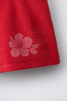 BERMUDA EFECTO TOALLA HIBISCUS / Rojo