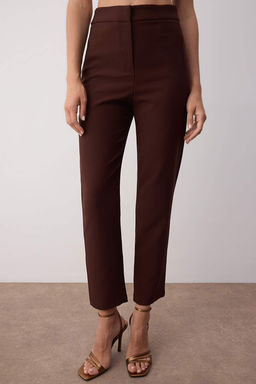 Kahverengi Dokuma Dar Paca S?k/Gece Pantolon TPRAW23PL00000