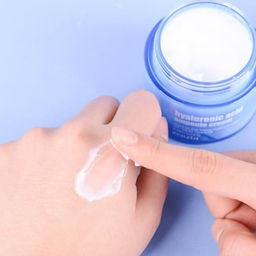 Jigott Крем для лица увлажняющий с гиалуроновой кислотой / Zenzia Hyaluronic Acid Ampoule Cream, 70 мл