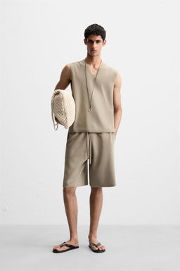 RELAXED FIT KNITTED BERMUDA SHORTS