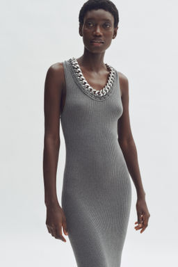 Vestido de canal? con cadena decorativa - H&m фото 3