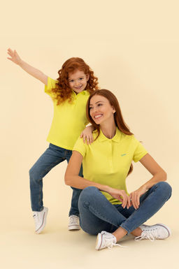 U. S. Polo Assn Неоново-желтая базовая футболка с воротником-поло для девочек